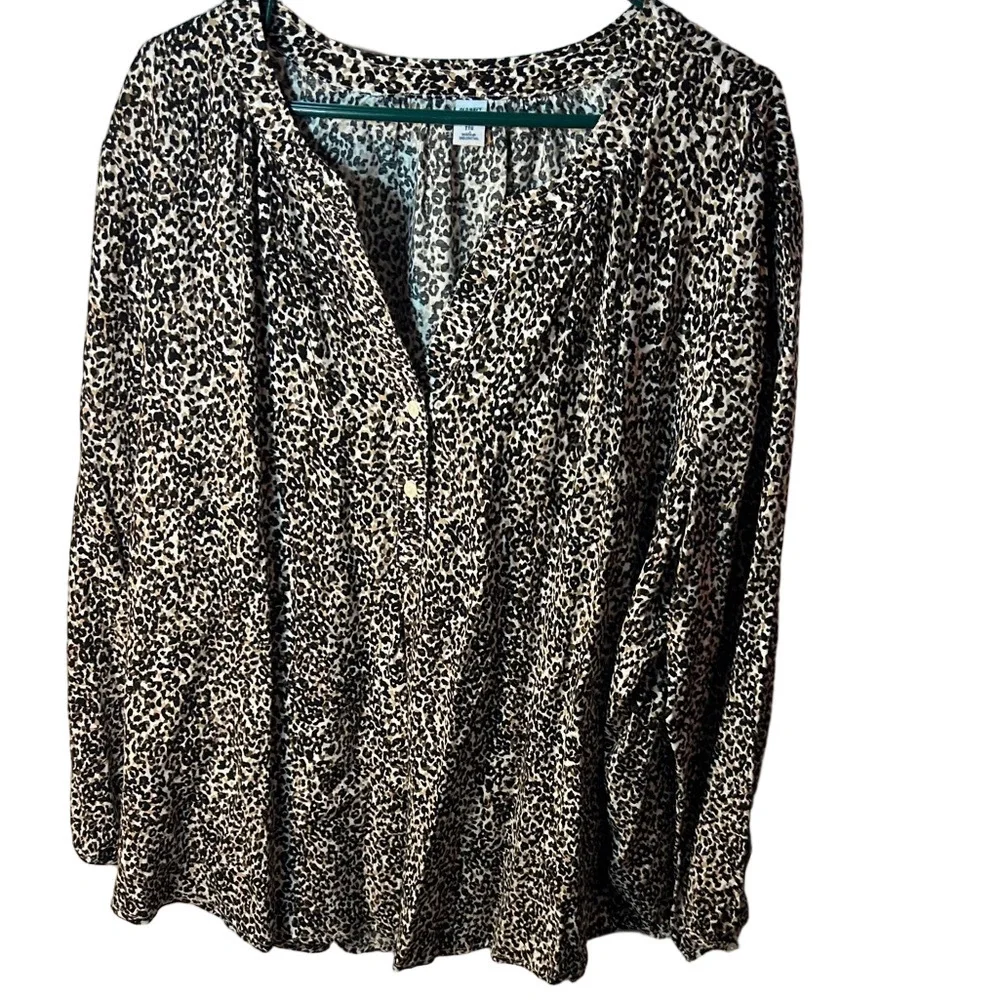 Old Navy Animal Print Blouse XXL Long Sleeve Open Neck - Picture 2 of 9